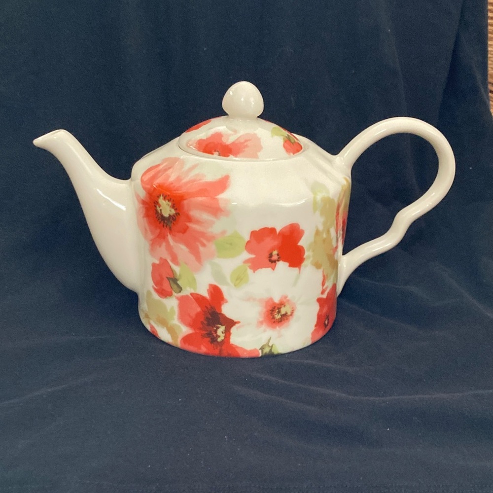 HOST PICK 😀 Alicia Red Floral Teapot